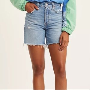 Levi’s 501 Mid Thigh Short - Size 26
